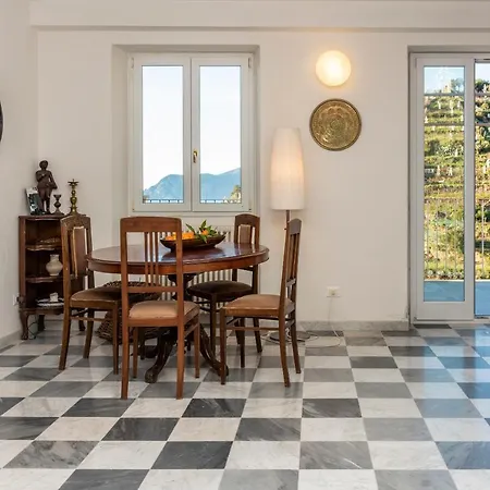 Luxury Seaview Apartment *