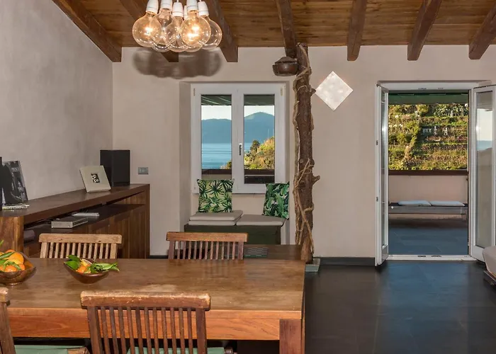 Luxury Seaview Apartment *
