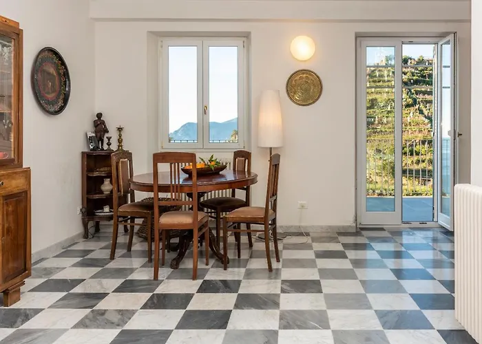 Luxury Seaview Apartment *