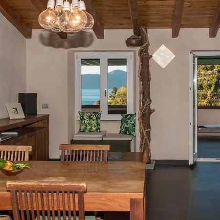 Luxury Seaview Apartment *