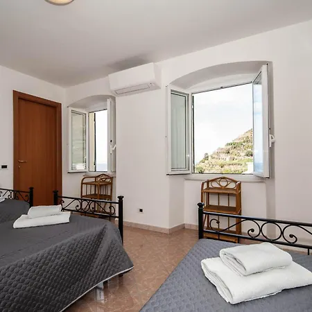 Luxury Seaview Apartment *
