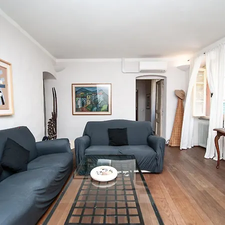 Luxury Seaview Apartment *